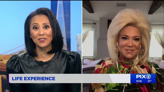 'Theresa Caputo Live: The Experience': Long Island medium talks live tour смотреть онлайн