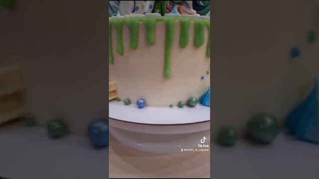 торт "Красный бархат" с клубничным конфитюром ??/AUGUST смотреть онлайн