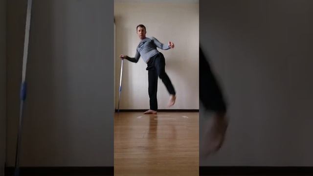 Тренировка дома, разминка, растяжка, баланс! смотреть онлайн