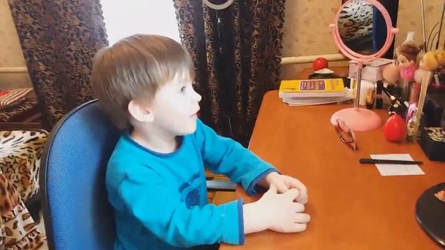 VLOG: Чем себя занять? Пеку пирог. Сварила кисель. Читаю. смотреть онлайн