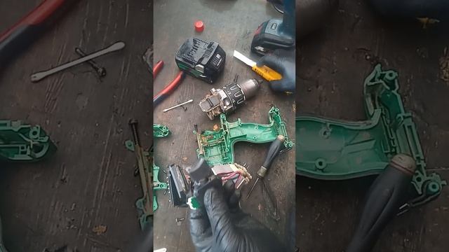 Repairing brushless cordless Hikoki screwdriver DS36DA смотреть онлайн