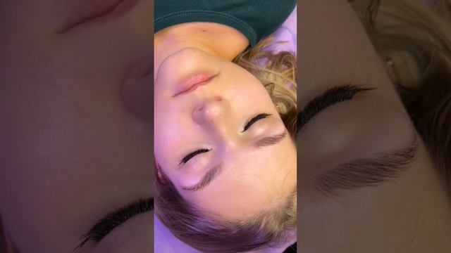 Наращивание ресниц Ефект стрелки #ресницы #lash #lashes #наращиваниересниц #3d #eyeliner #стрелки # смотреть онлайн