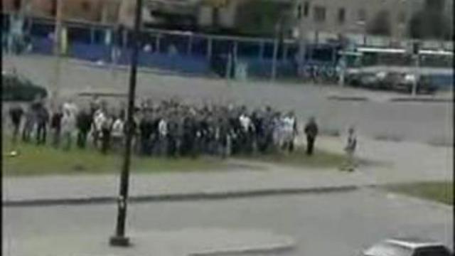 Драка футбольных фанатов смотреть онлайн