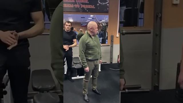 Пригожин посетил спортивный клуб "Торпеда", на базе которого был создан Центр по набору ЧВК смотреть онлайн