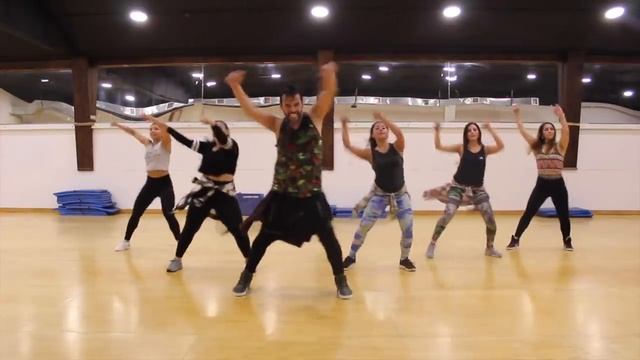 Dura - Daddy Yankee / ZUMBA смотреть онлайн