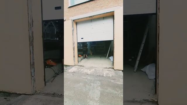 Секционные ворота с цепным приводом