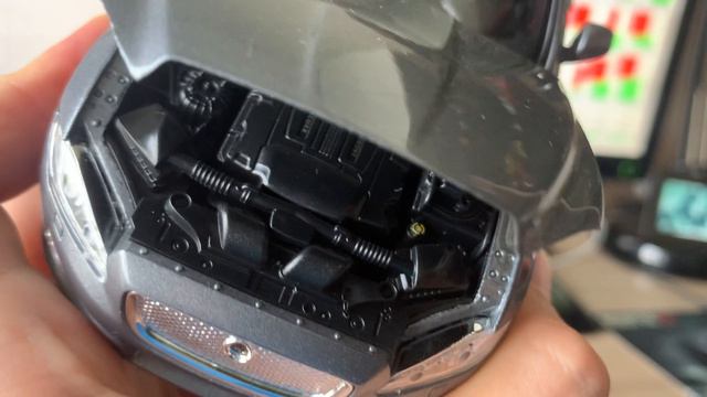 Обзор модели Jaguar XJ от Welly смотреть онлайн