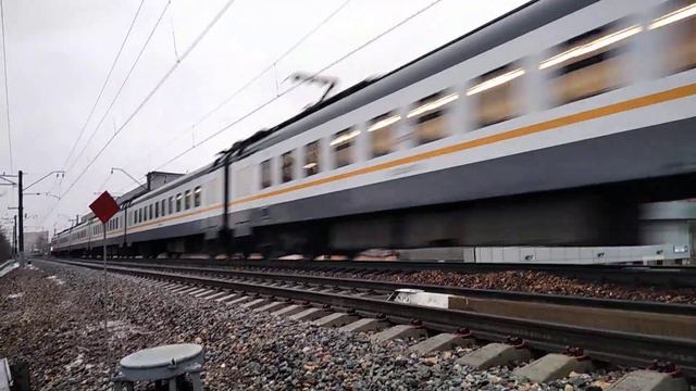 Электропоезд ЭП2Д следует по перегону Москва-Рижская - Подмосковная. смотреть онлайн