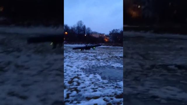 AR.Drone 2,0 первый полет. смотреть онлайн