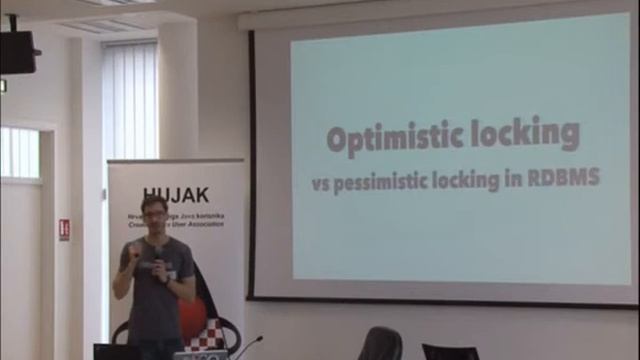 Javantura v2 - Morphia - painfree JPA for MongoDB - Philipp Krenn смотреть онлайн