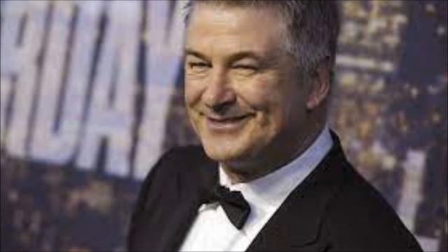 Alec Baldwin resurge para hablar de la tragedia 'era mi amiga' смотреть онлайн