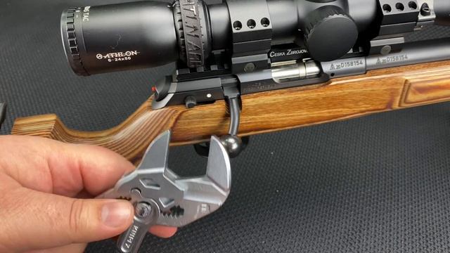 Installing a DIP bolt knob on a CZ 457 .22LR Rifle смотреть онлайн