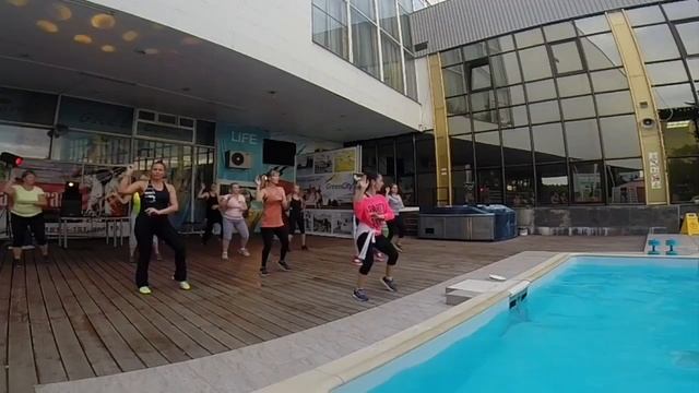 Zumba® c Марией Реутович / Maria Reutovich ZIN™ всегда позитивно и тепло! смотреть онлайн