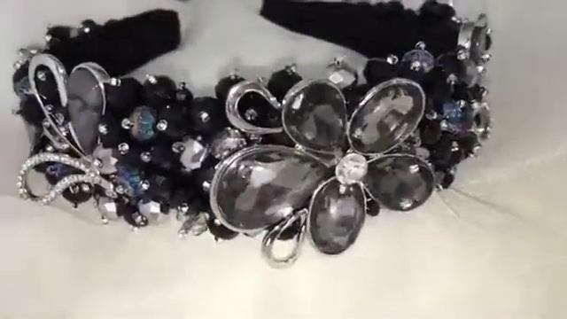 Ободок из бусин и камней Сваровски смотреть онлайн