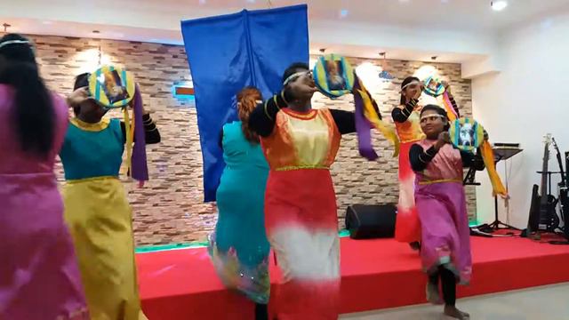 TAMBOURINE DANCE NEW YEAR смотреть онлайн