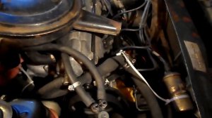 Стук поршневого пальца в бобышках поршня