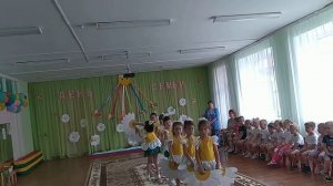 День семьи любви и верности ???танец в детском саду))