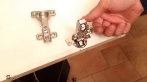 Замена петель на старой кухне