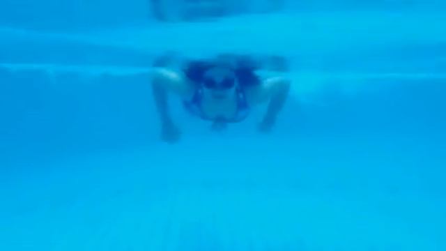 Swimming - Underwater Video смотреть онлайн