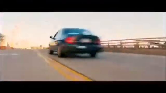 По дворам свистят шины