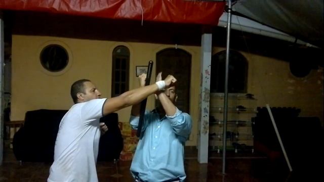 Tonfa - Técnicas básicas смотреть онлайн