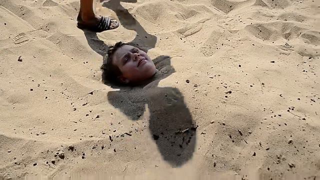 Обское море 2014. Голова на песке смотреть онлайн