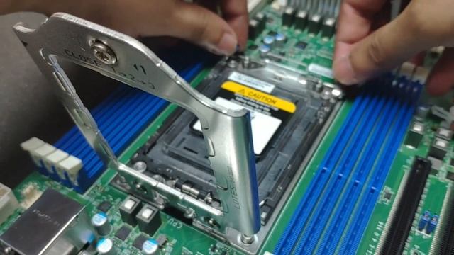 Supermicro H12SSL-i Motherboard with EPYC 7443P 24-core CPU #amd #epyc #supermicro #server смотреть онлайн
