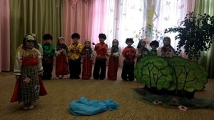 Инсценировка песни "Жили у бабуси"