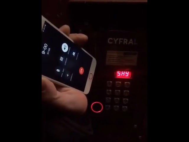 Звоним в домофон и в Сбербанк