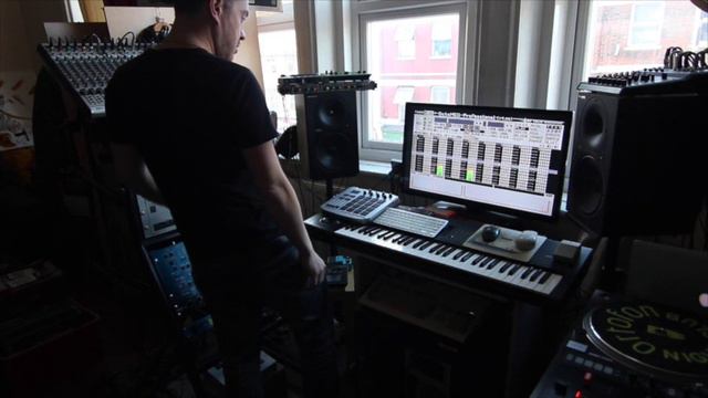 Call My Name (Amiga/Akai Jungle track) смотреть онлайн