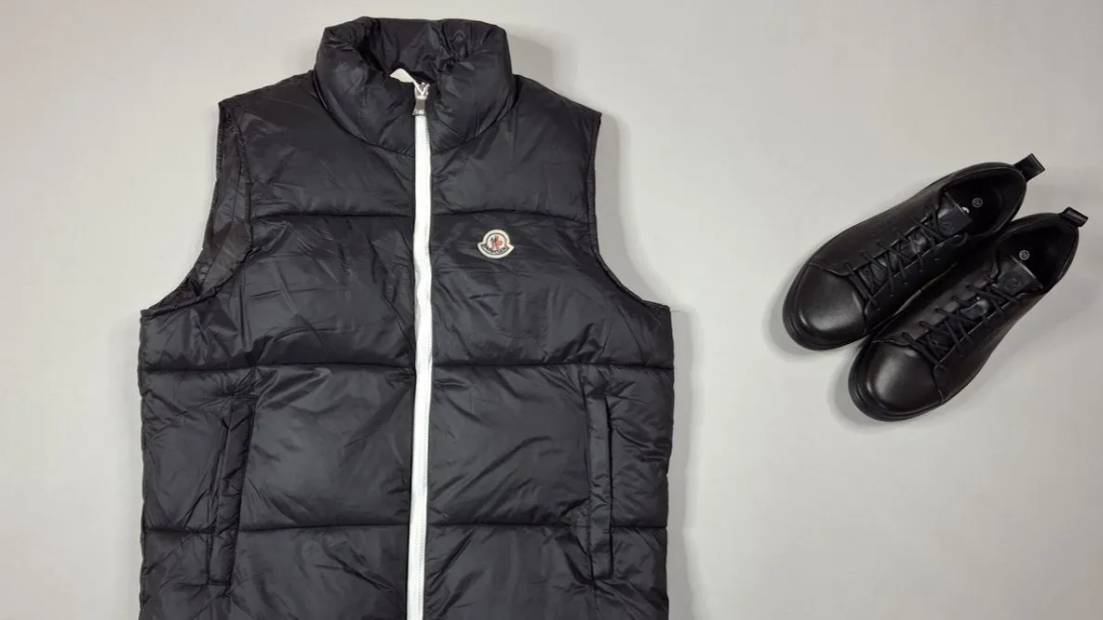 Moncler жилетка смотреть онлайн