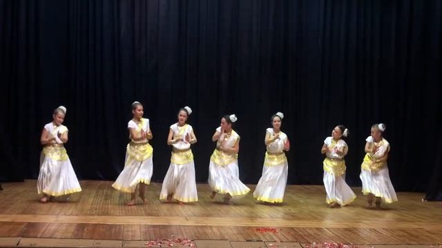 00729 Чолкетту - Джая - Ритмы радости 2013 - День 1 смотреть онлайн