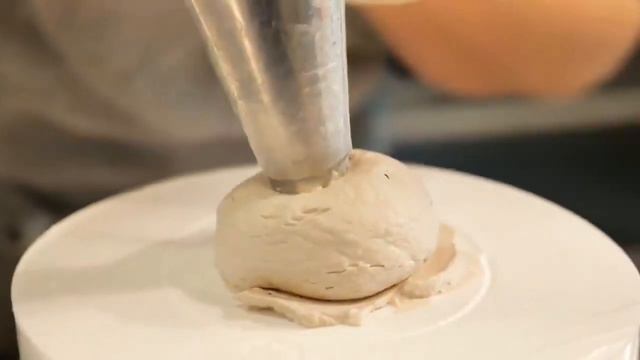 Various Buttercream & Whipped Cream Flower Designs 🌼🌸for cake decorations смотреть онлайн