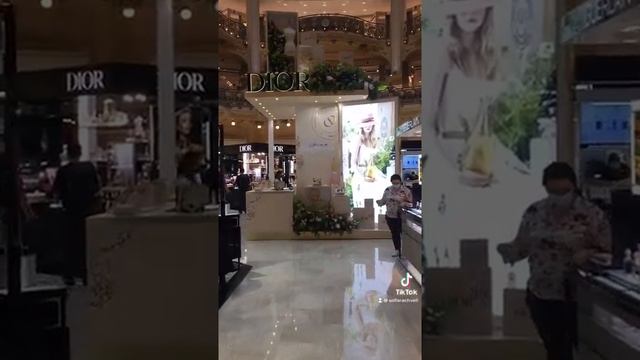 france paris galeries lafayette смотреть онлайн
