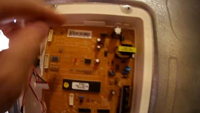 Ремонт холодильника Самсунг, не включается. Часть 2. Установка электроники смотреть онлайн
