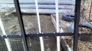 Теплица забор из ПЭТ бутылок. Часть 3.