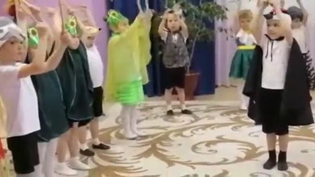 Экологический досуг "На лесной полянке". Младшая группа смотреть онлайн