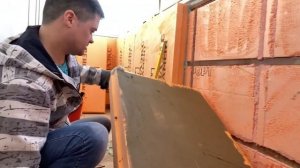 Как приклеить пеноплэкс на стену,на цементный клей?