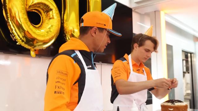 Lando Norris And Oscar Piastri Attempt Cake Decorating! Celebrating Our 60th Birthday! смотреть онлайн