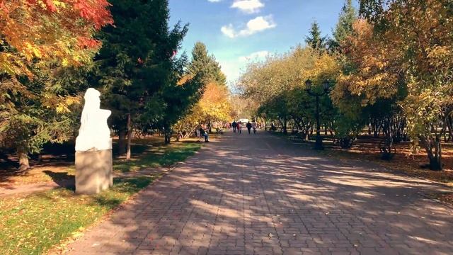 Первомайский сквер в Новосибирске (прогулка) / Pervomaisky Square in Novosibirsk (walk) смотреть онлайн
