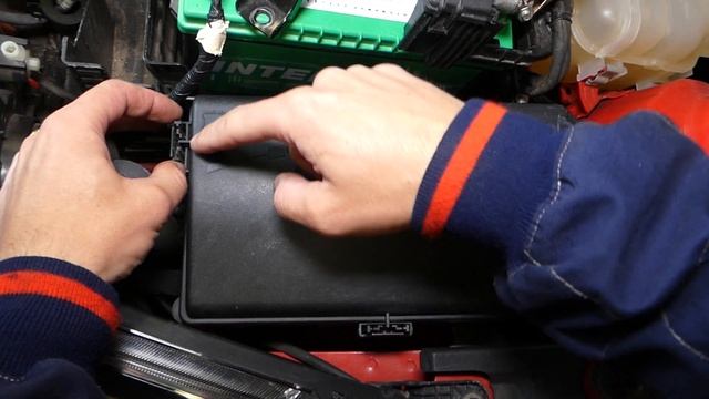 CHEVROLET CRUZE REAR WINDOW DEFROSTER DEFOGGER RELAY LOCATION REPLACEMENT