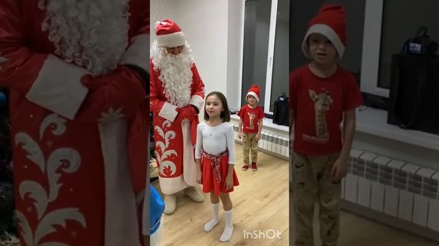 Новогодние стишки. 3К празднуют Новый год. смотреть онлайн