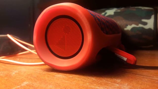 Как соеденить 2 колонки jbl без функции connect + смотреть онлайн