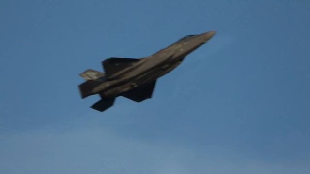 4K| F-35A Lightning II Flyby | Kaivari 21 смотреть онлайн