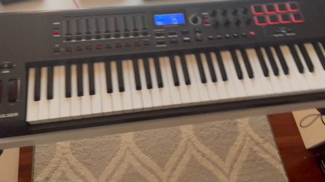 Novation Impulse 61 USB Midi Controller Keyboard, 61 Keys - Review смотреть онлайн