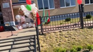 НИКА ПЕРВЫЙ РАЗ У СОФИИ В ШКОЛЕ НА ЛИНЕЙКЕ. НИКА ЛАЙФ