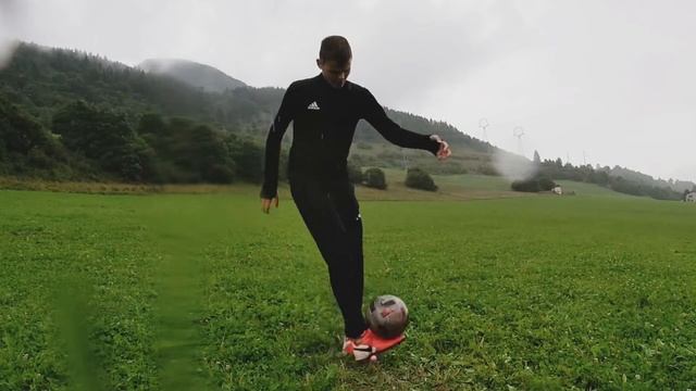 Как научиться делать трюк по футболу⚽️ смотреть онлайн