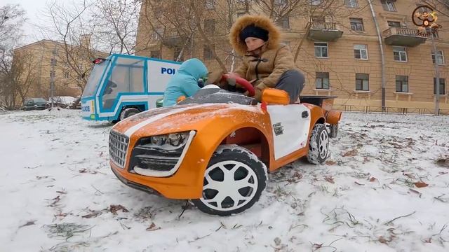Дети и Машина. Диана и Даня устроили тест драйв своих машин. Манкиту смотреть онлайн