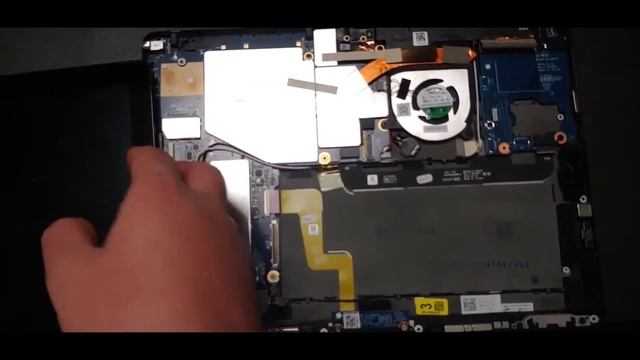 Dell Latitude 5285/5290 Battery change in under 5 minutes смотреть онлайн