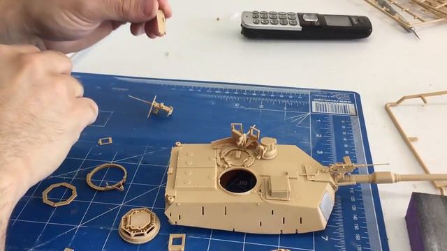 Building the 1/35 Academy Models M1A2 Tusk 2 Abrams Tank смотреть онлайн